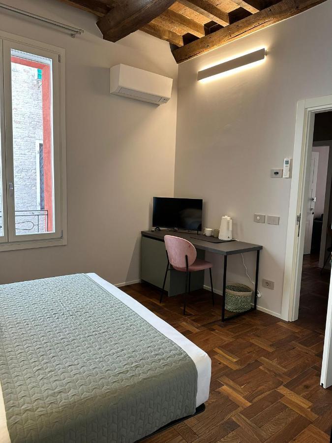 Coco21 Panzió Modena Kültér fotó